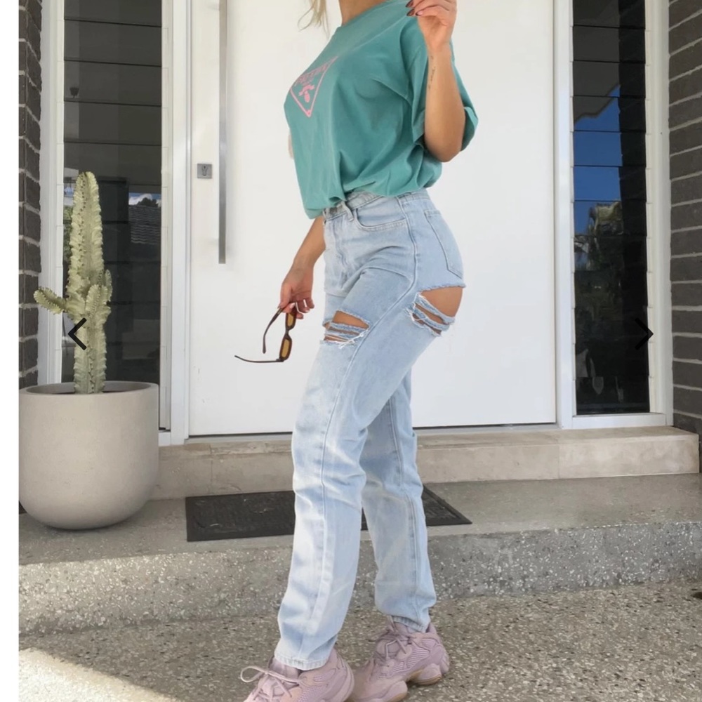 Butt slit denim jeans